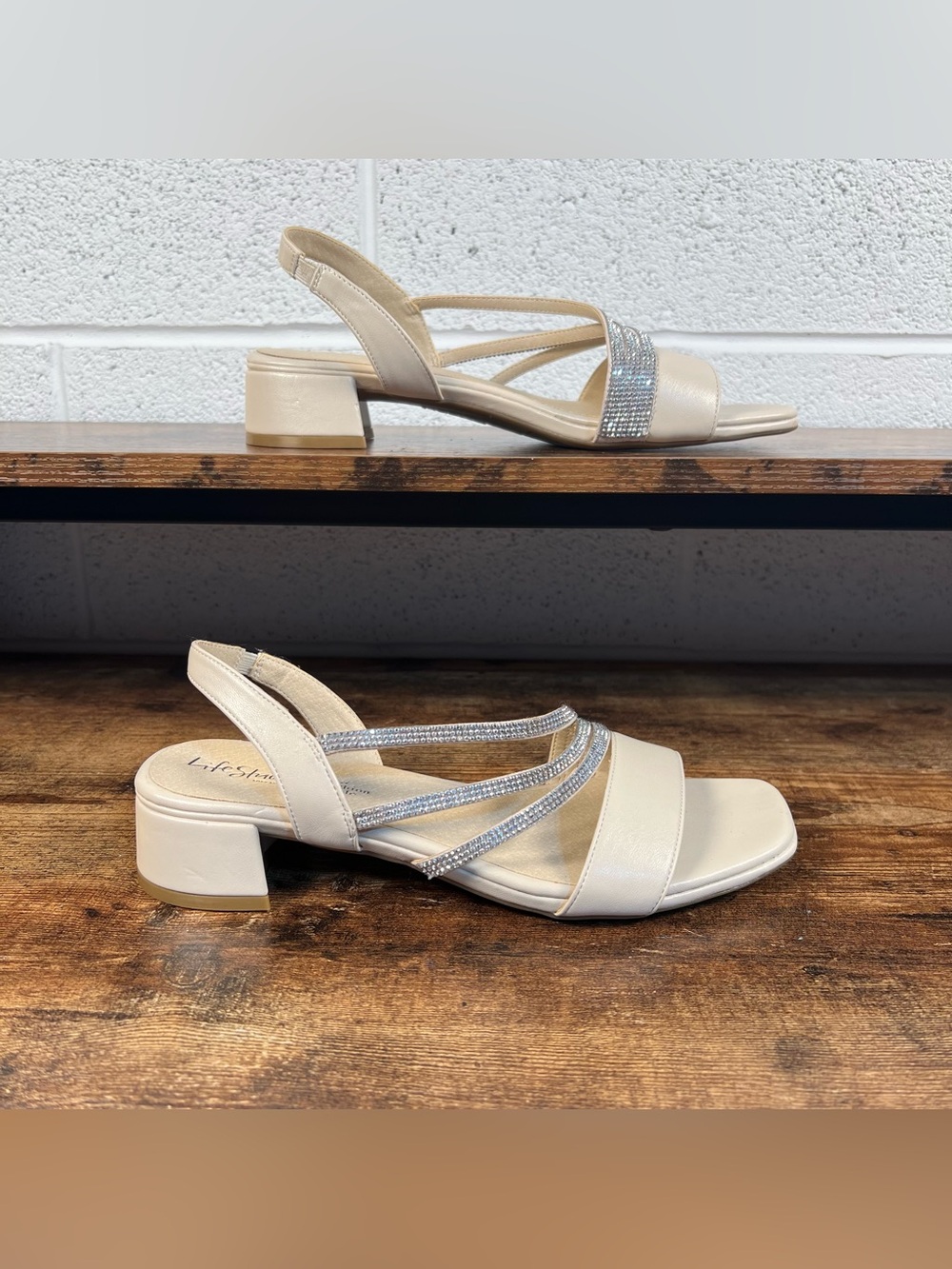 Life Stride Sandals Joy Cream Rhinestone Strap Block Heel Faux Leather Women 8.5